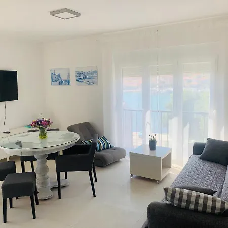 Διαμέρισμα Penthouse Ivy Τρογκίρ