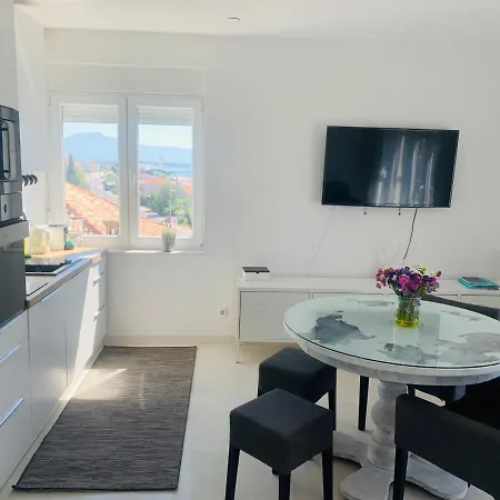 Penthouse Ivy Apartman *