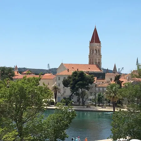 Penthouse Ivy Apartman