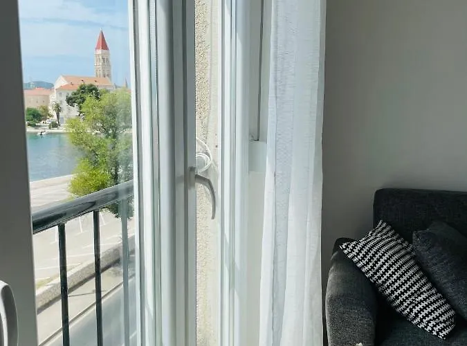 Penthouse Ivy Апартаменты *